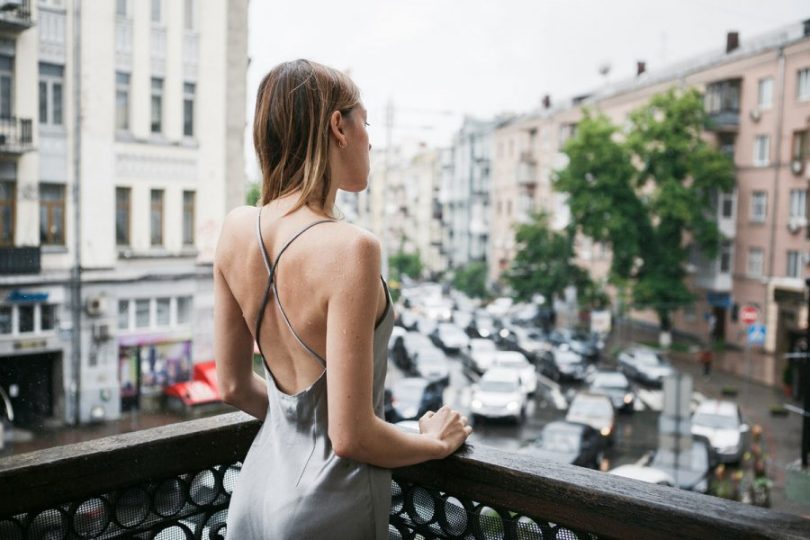 soutien-gorge porter sous un dos nu